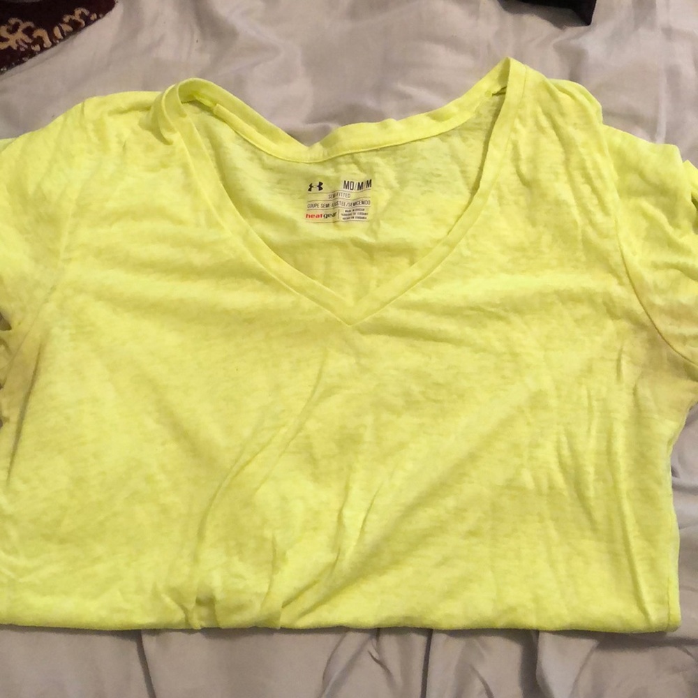 Women’s Underarmour Shirt
